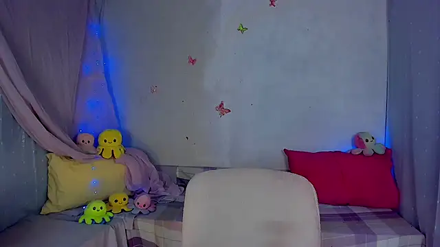 YourLizzyDoll's Live XXX Chat