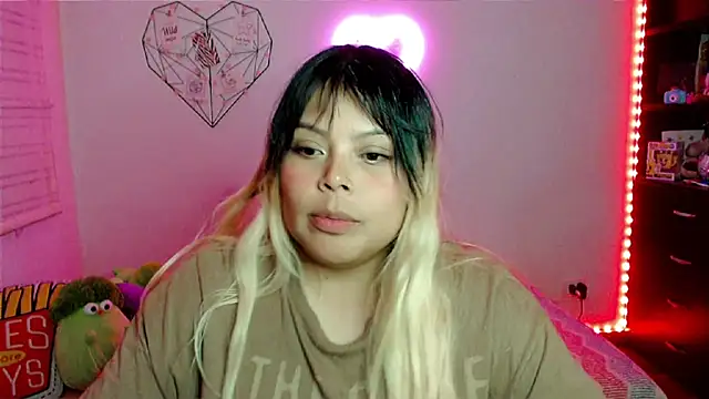 XXX chat uživo modela EllieMoonX