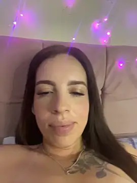 Larinhap's Webcam Show