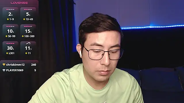 Chat XXX en directo de andrewmhilton_