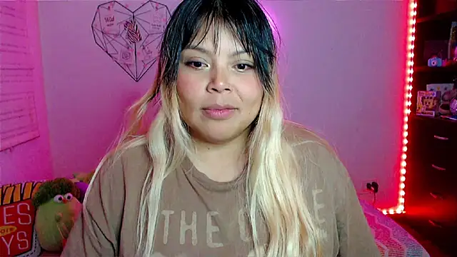 EllieMoonX Adlı Modelin Canlı XXX Sohbeti