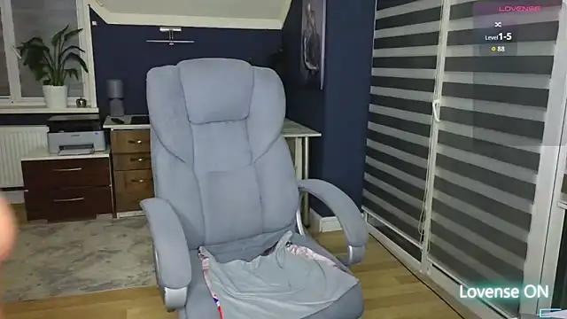 sexylucky88 Adlı Modelin Canlı XXX Sohbeti