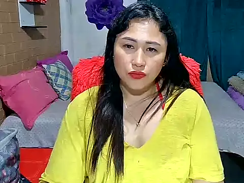 Ugly-Filipina's Live XXX Chat