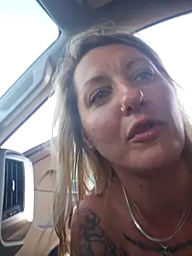 Show de SheIsSomething na webcam