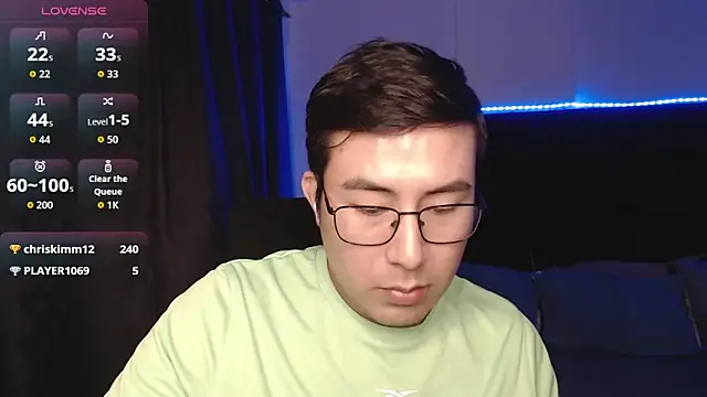 Chat XXX en directo de andrewmhilton_