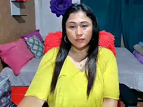 Ugly-Filipina Adlı Modelin Canlı XXX Sohbeti