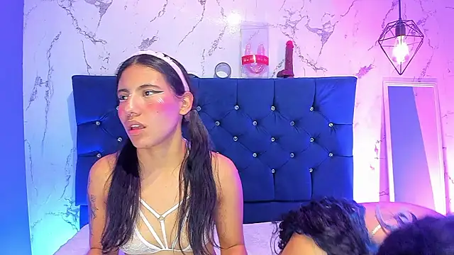 แชท XXX สดของ Dakotaa_Johnson