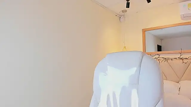 NahimiThompson's Live XXX Chat