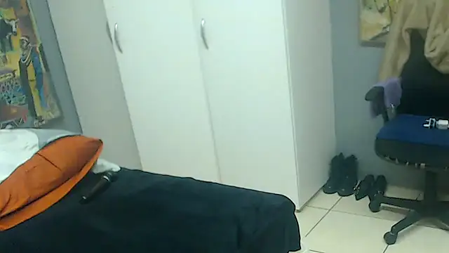 Pokazy przed kamerką – Brunettedevon33