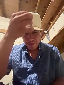 Ulises_Ayala: διαδικτυακό σόου στην κάμερα