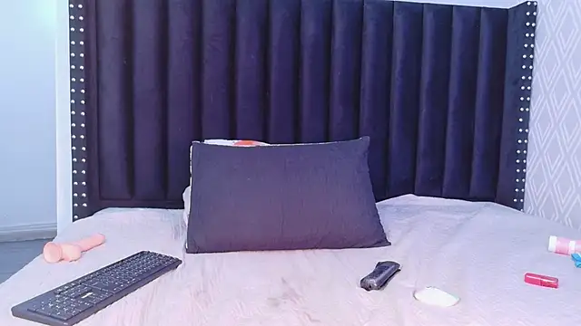 EbonyCoWorkern Live XXX chat