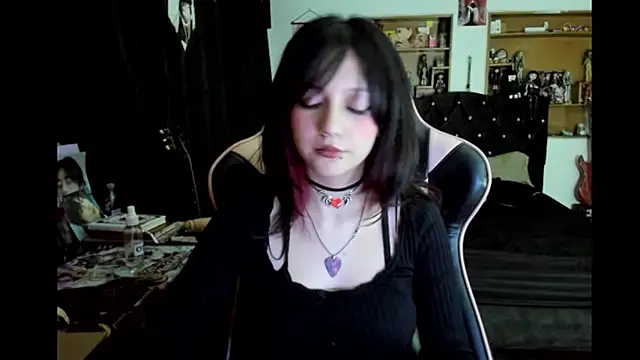 Maki_Zein_ Show Webcam