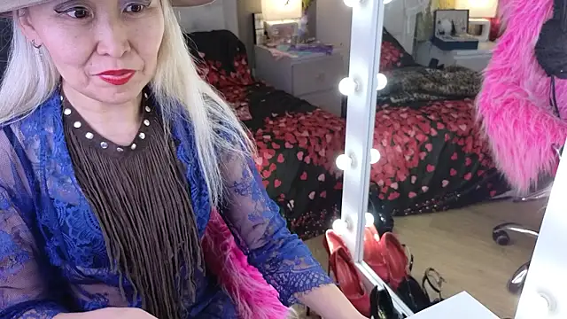 Chat +18 de RoxalanaStar ao vivo