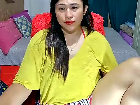 Ugly-Filipina élő XXX-chatje