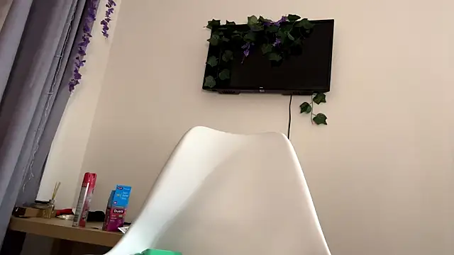 EunTurton webcam show