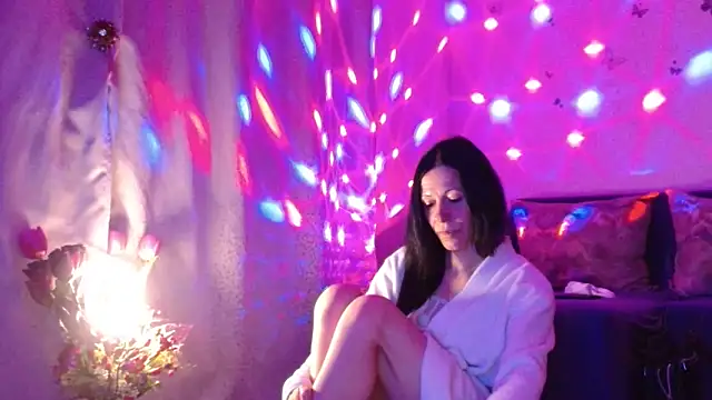 ElysaSun Adlı Modelin Canlı XXX Sohbeti