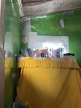 HugeAgatha Show in webcam