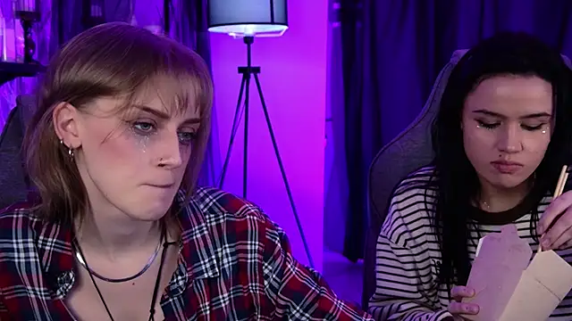 Živý XXX chat KiraMontoya