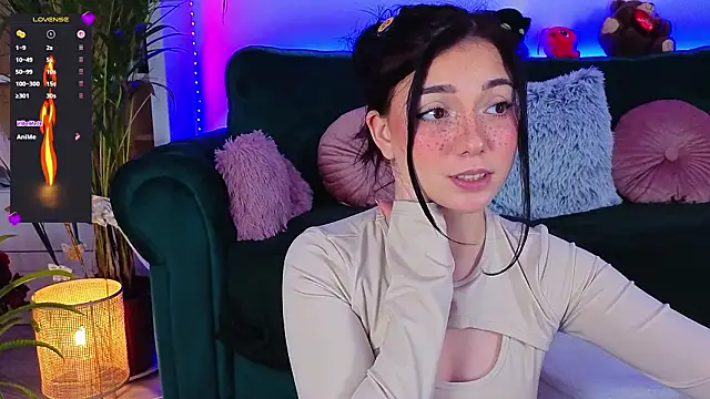 Avery--'s Live XXX Chat