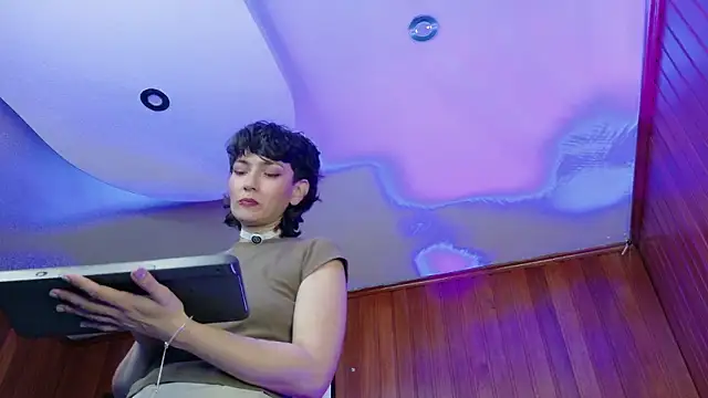 Zafiro_Gem_ – Live XXX-chat