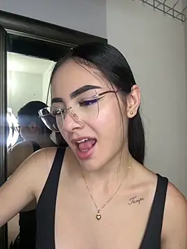 IslaCole: απευθείας συνομιλία ΧΧΧ