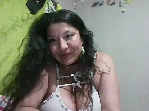 romi_goddess' Live XXX Chat