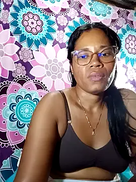 Chat +18 de Yandris_1212 ao vivo