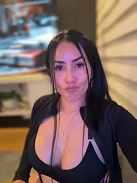 areviklusine1's Live XXX Chat