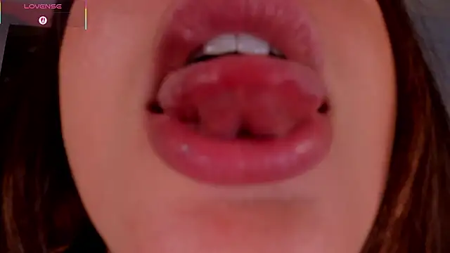 DannieSmith1: απευθείας συνομιλία ΧΧΧ