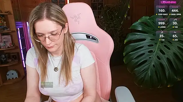 NicoleFaith Live XXX-chat