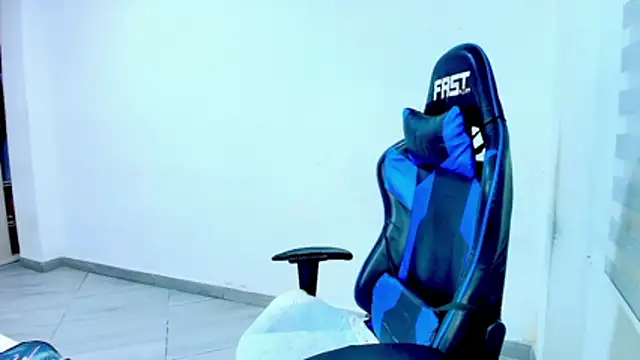 sophiax-x's Live XXX Chat