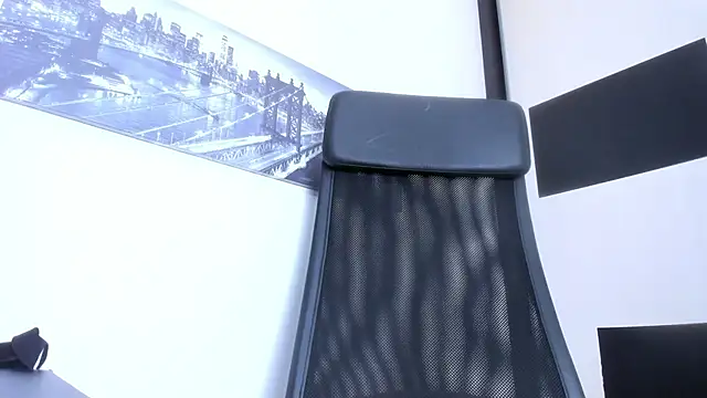 QueenofMordor: онлайн-секс-чат