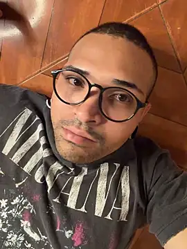 Simone026 élő XXX-chatje