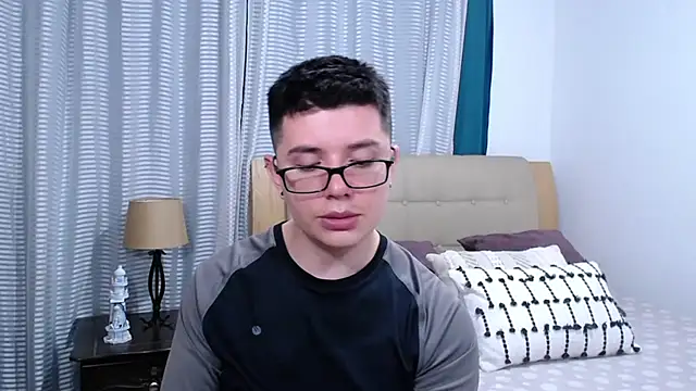 BlackFoXXX69 网络视讯表演