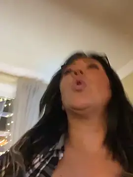 Chatroom XXX en direct de LittleMissEeve