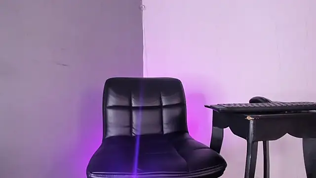 BellaDuval__ Adlı Modelin Canlı XXX Sohbeti