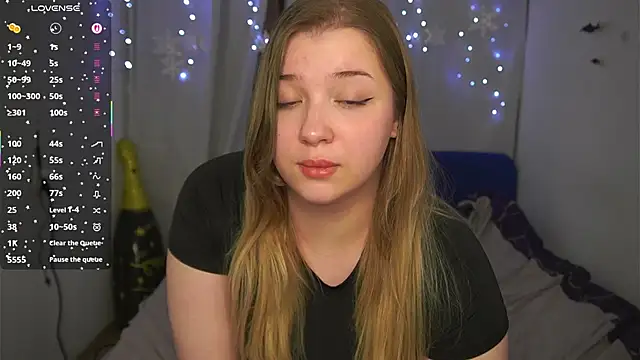 Chatroom XXX en direct de CuteSharloti