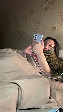 Naughtbaby_2025 élő XXX-chatje