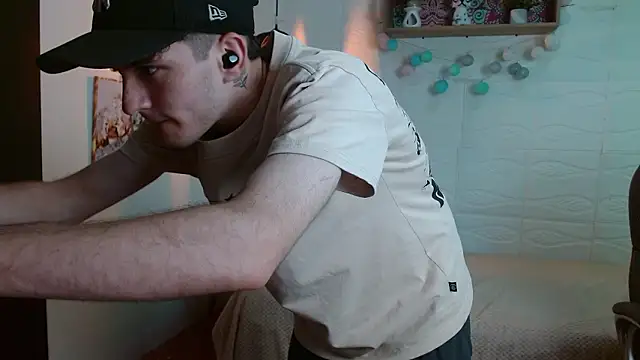 Онлайн чат XXX trevor_mob