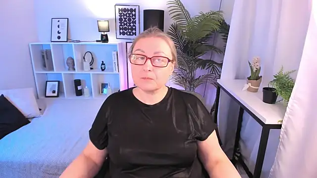 AlexandraKind Chat XXX in diretta