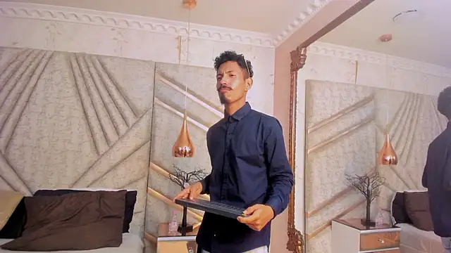 NoaahTylor Show Webcam