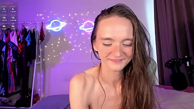 HottieEVER élő XXX-chatje