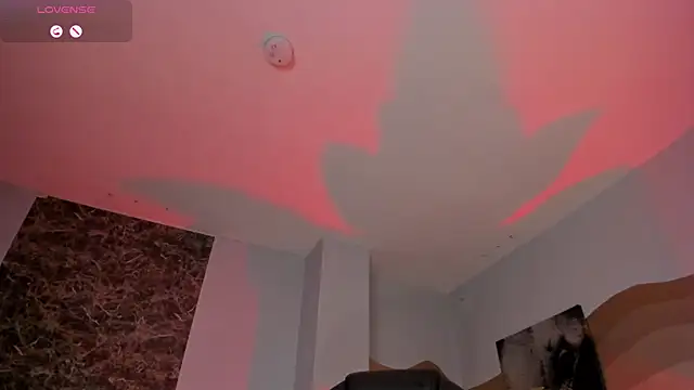 AliceHarper_ élő XXX-chatje