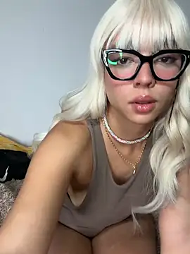 hottiee_melannie élő XXX-chatje