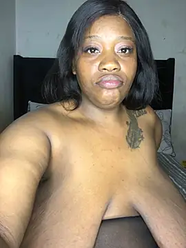 BigJugsCandyxx élő XXX-chatje