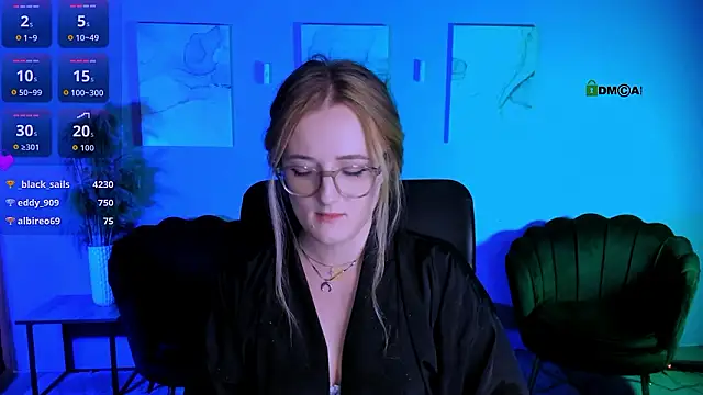 luna_berryy élő XXX-chatje