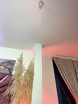 ZahhyFrequency's Live XXX Chat