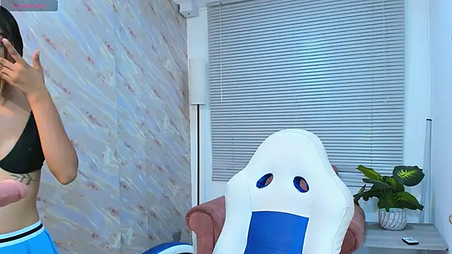 PreettyMoon Webcam Show