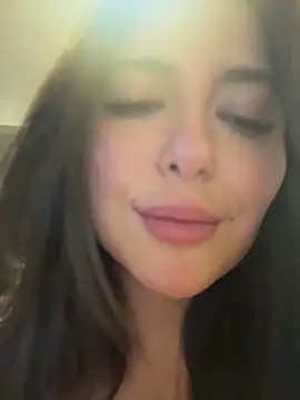 sukhakunis1 Adlı Modelin Canlı XXX Sohbeti