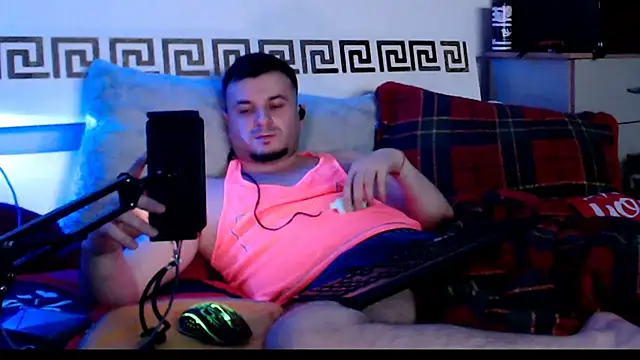 FuckToyBoy69 Adlı Modelin Canlı XXX Sohbeti